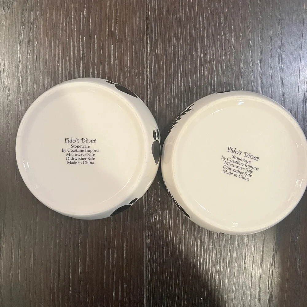 Lot of 2: Fido's Diner White Pet Bowls *EUC* MSRP: $36+tax